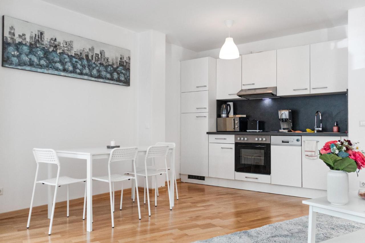 Gasometer Apartment - Designer Building With Amazing View Wien Exterior foto